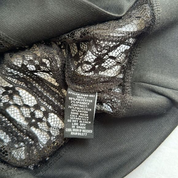 Sanctuary black and gold short sleeved dressy top - Picture 6 of 6